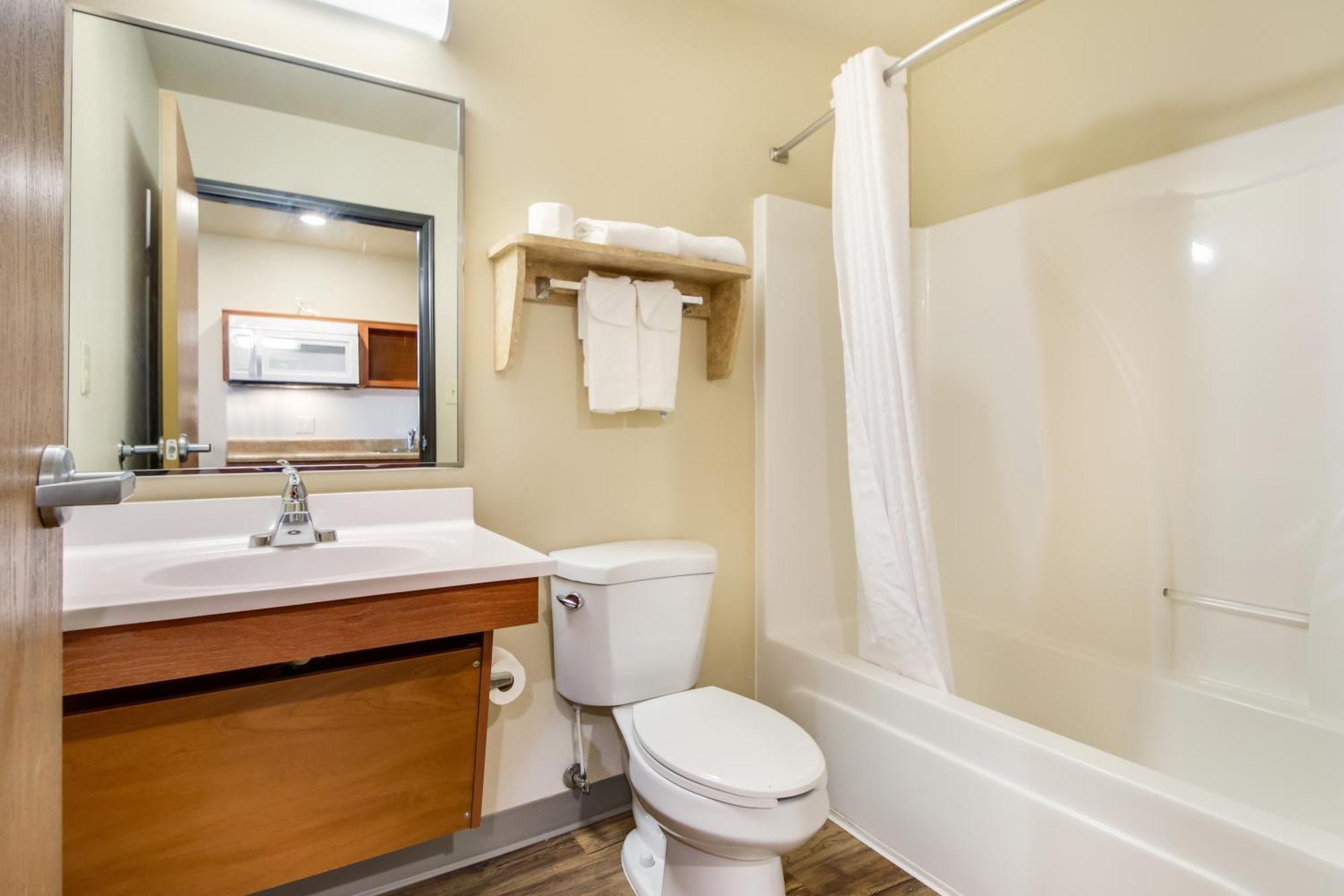 Econo Hotel